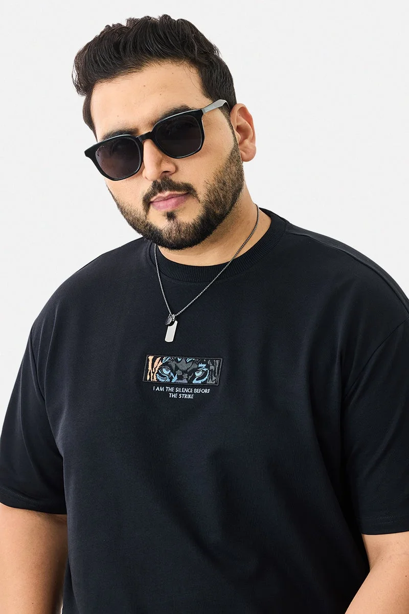 سنيتش تيشيرت بلس مطرز بنقش بارز كبير الحجم